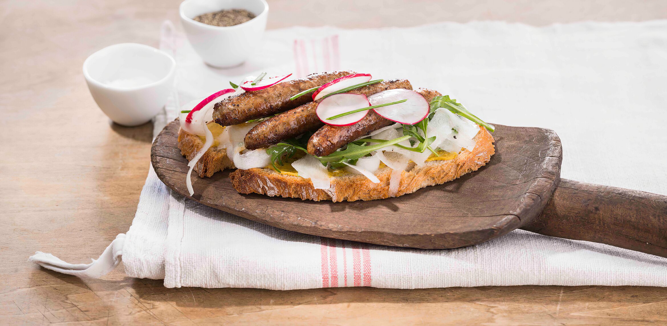 Bratwurstbrot mit Ruccola und Rettich - Schutzverband Nürnberger ...