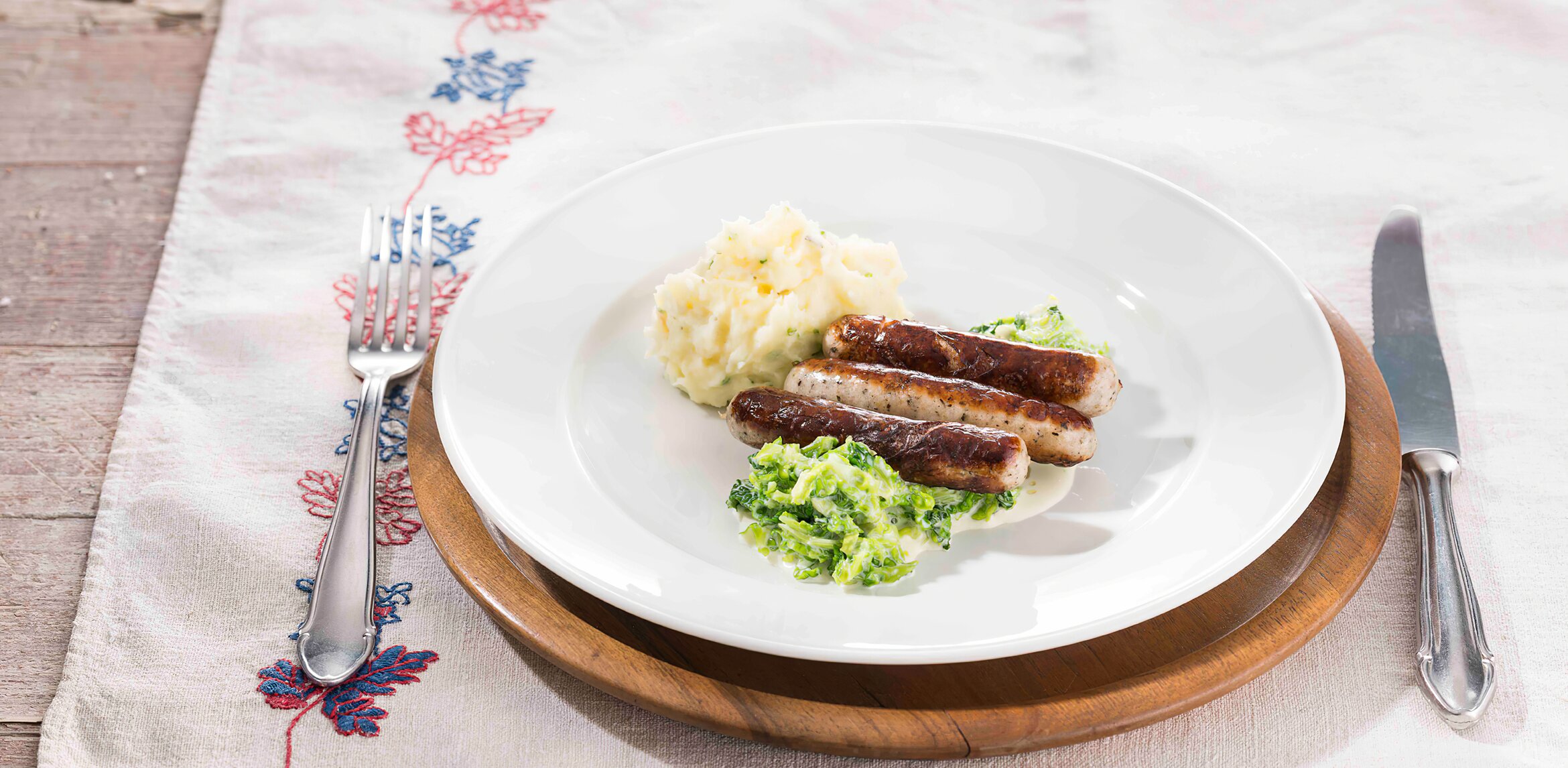 Rahmwirsing mit Rostbratwürsten - Schutzverband Nürnberger Bratwürste e.V.